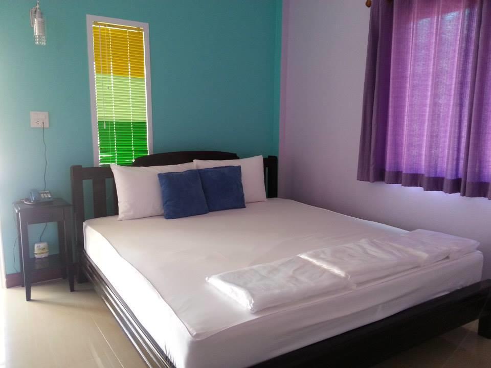 Sangtong Beach Resort Laem Sing Exterior photo