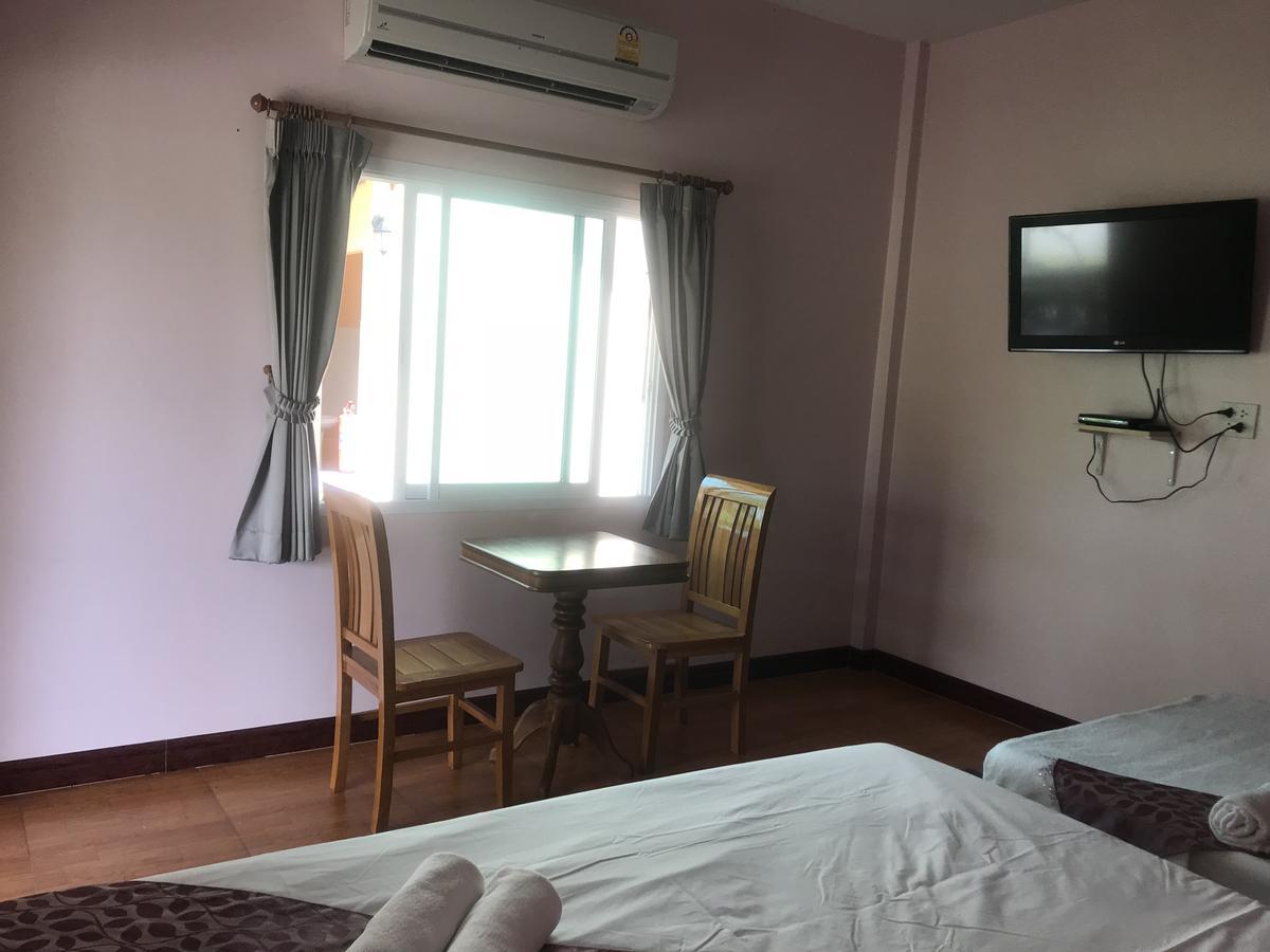 Sangtong Beach Resort Laem Sing Exterior photo