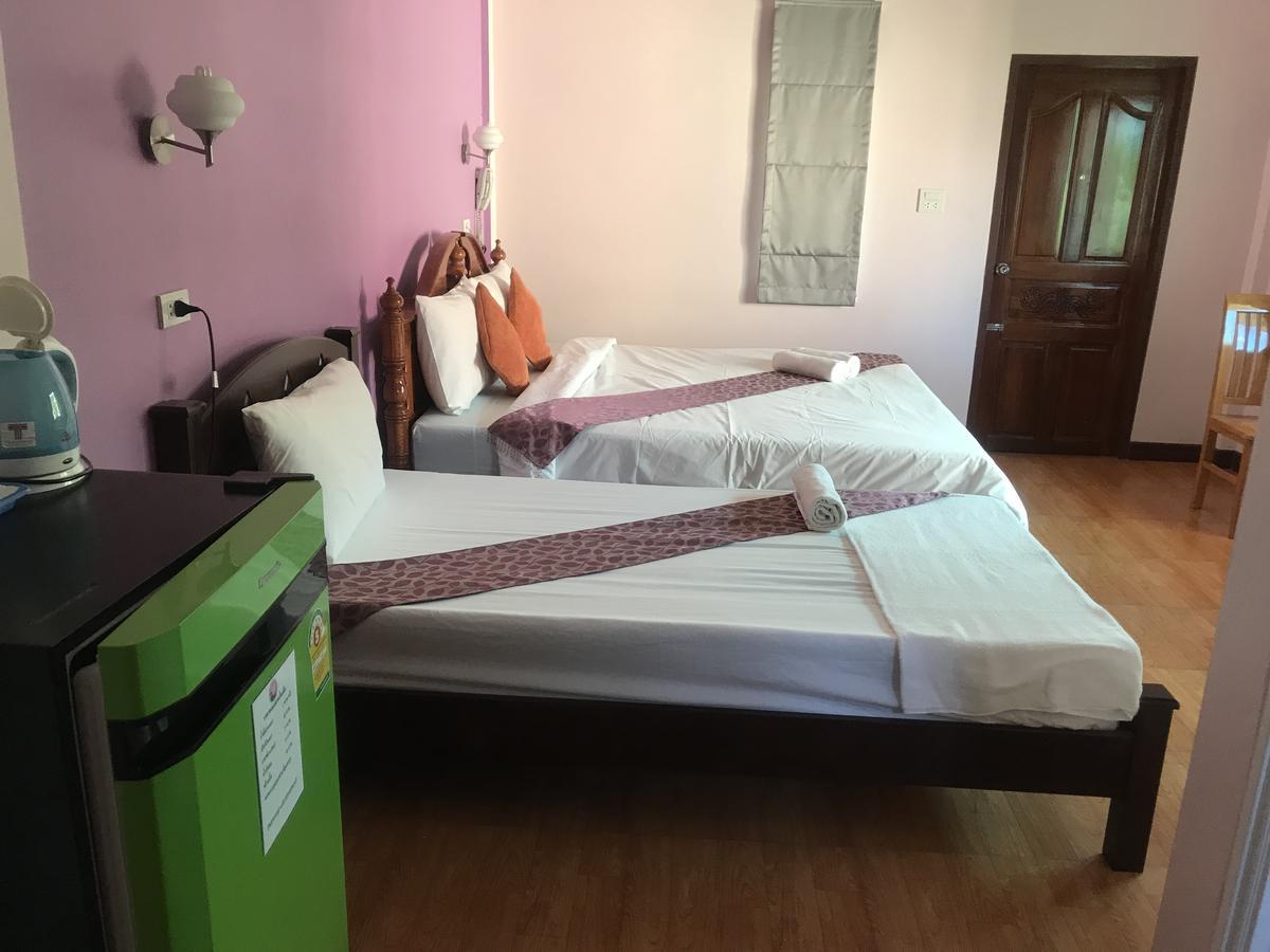 Sangtong Beach Resort Laem Sing Exterior photo