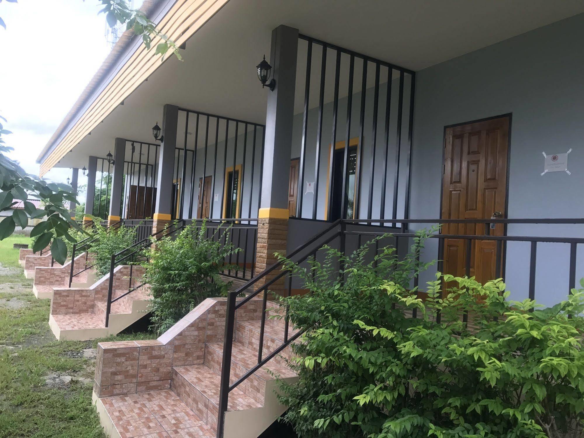 Sangtong Beach Resort Laem Sing Exterior photo