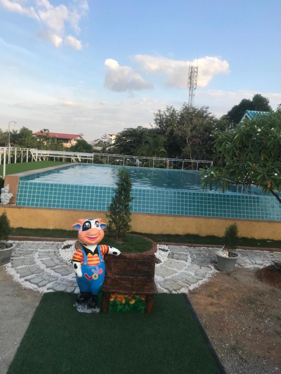 Sangtong Beach Resort Laem Sing Exterior photo
